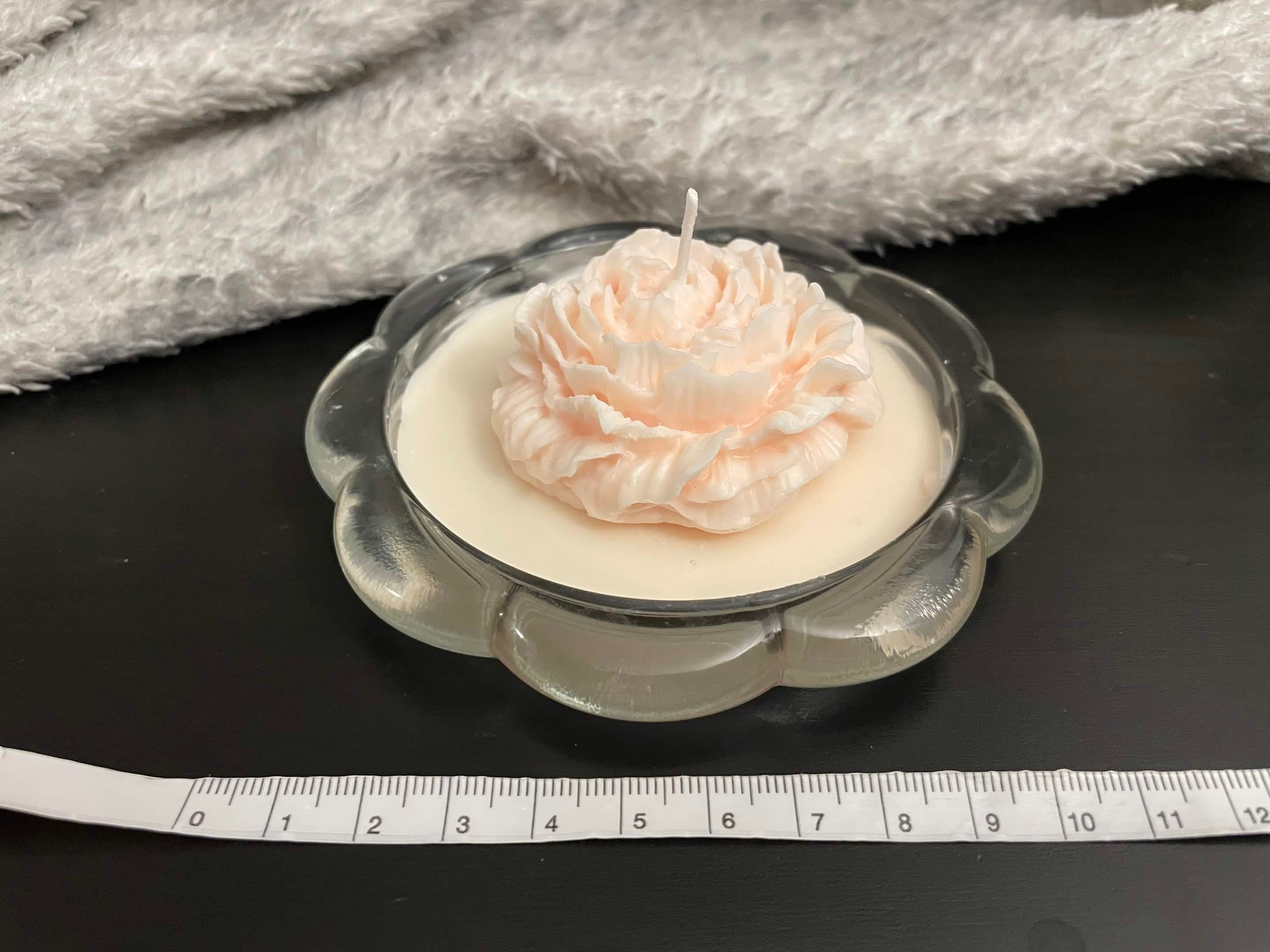 Medium peony candle with glass